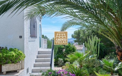  Cozy villa with lovely views of the sea and Altea.